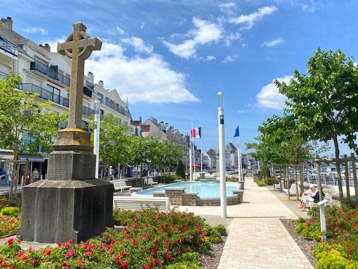 Detente Et Vue Sur Le Port Au Pouliguen Le Pouliguen Extérieur photo